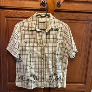 Women’s tropical embroidered short sleeved shirt size L